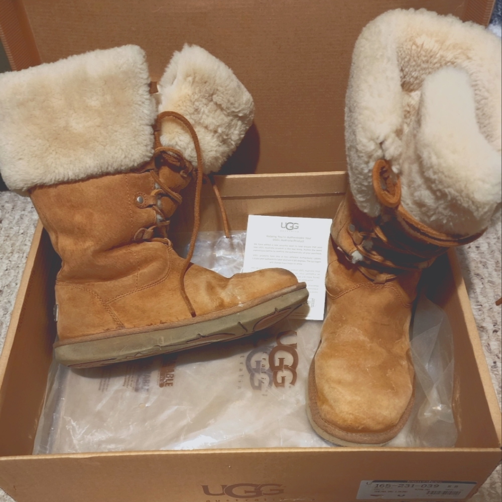 Ugg shearling lining boots